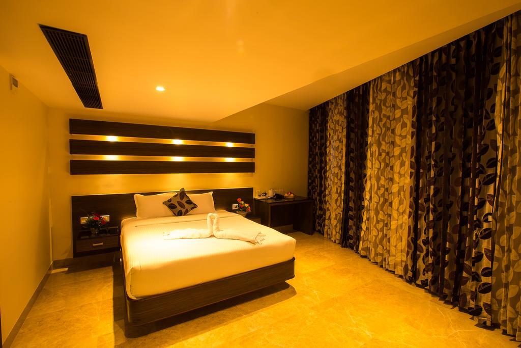 Hotel Radha Prasad Erode Kültér fotó