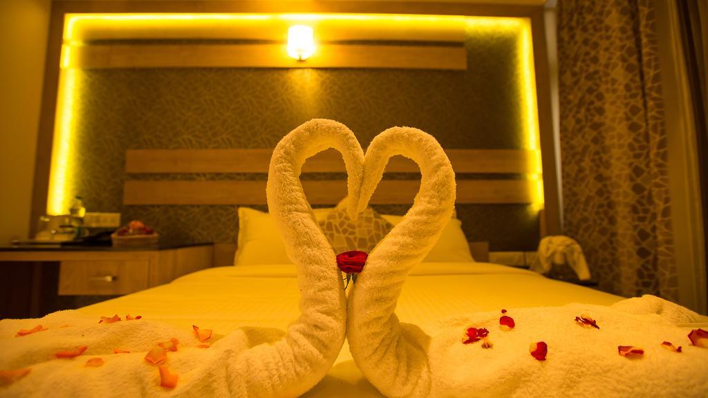 Hotel Radha Prasad Erode Kültér fotó