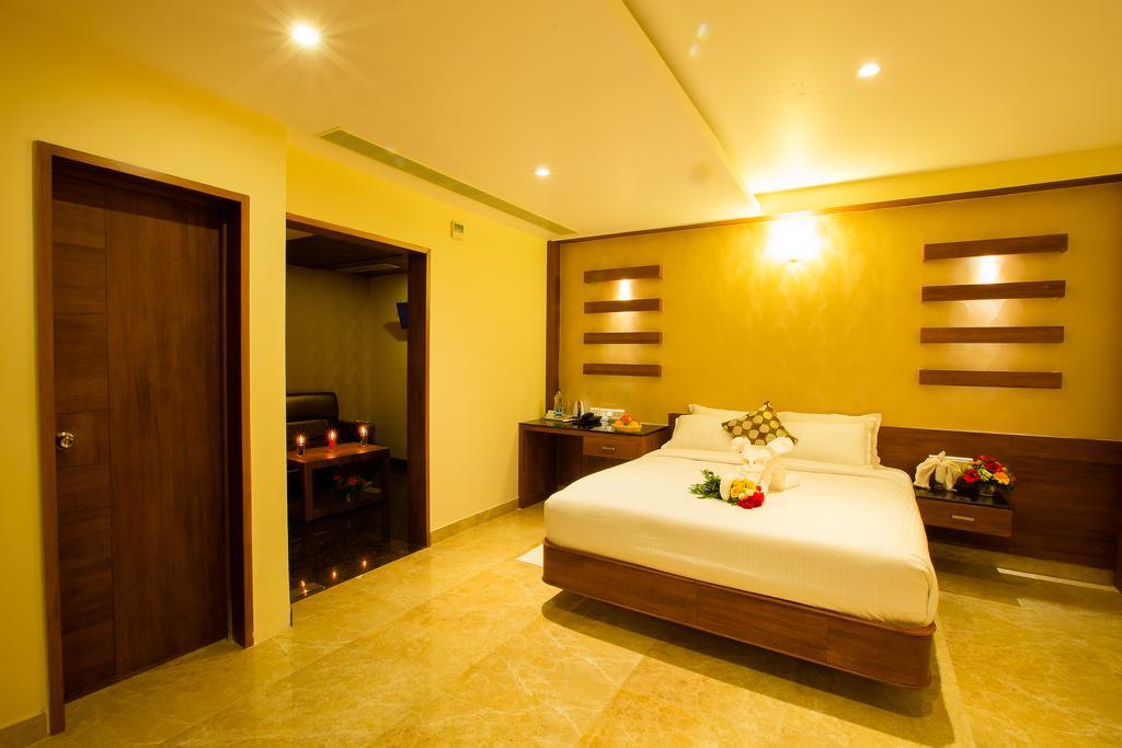 Hotel Radha Prasad Erode Kültér fotó